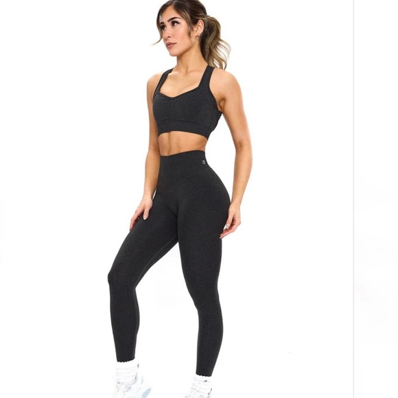 Buffbunny Sports Bra and Leggings Set - Picture 1 of 8